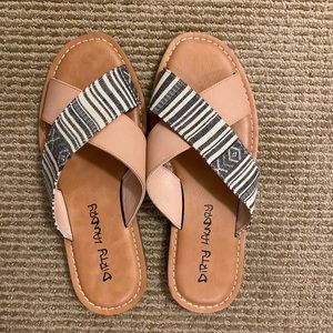 Edie Flat Sandal